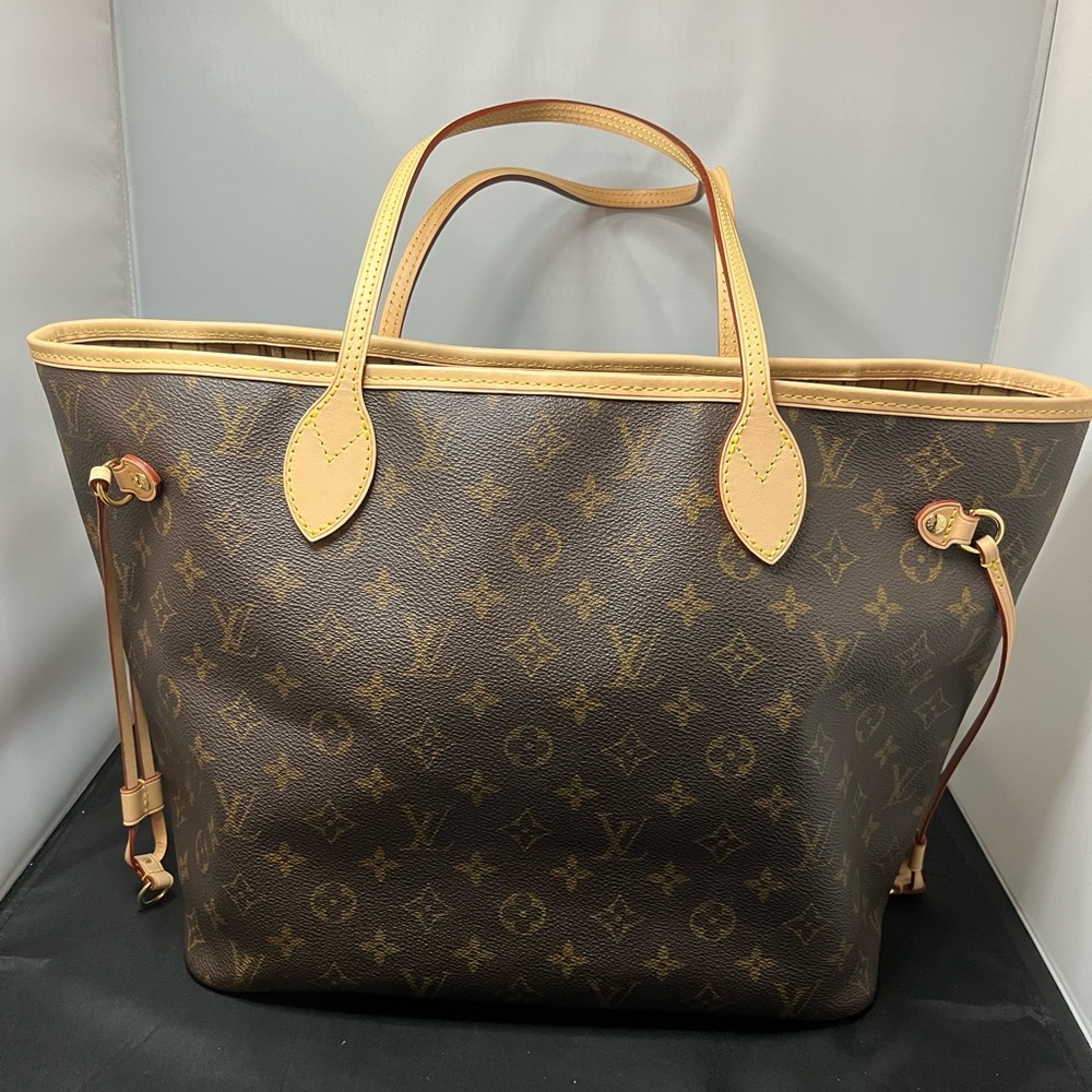 LV Neverfull MM ✨SOLD✨